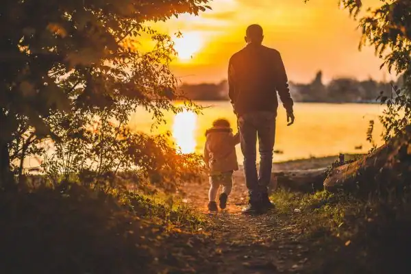image of dad and child - parental alienation Harlow